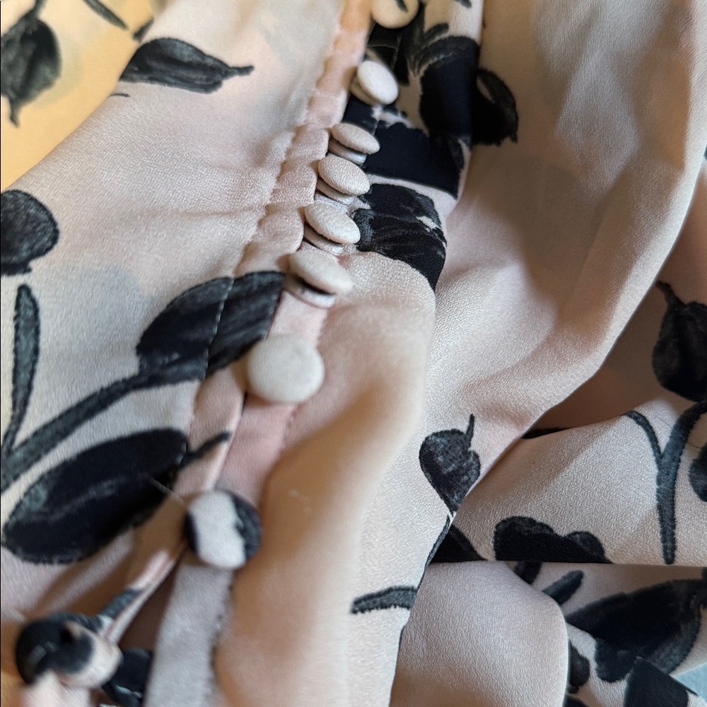 Zac & Rachel Pink and Black Floral Blouse size XL in excellent condition
136/3t - Picture 16 of 16